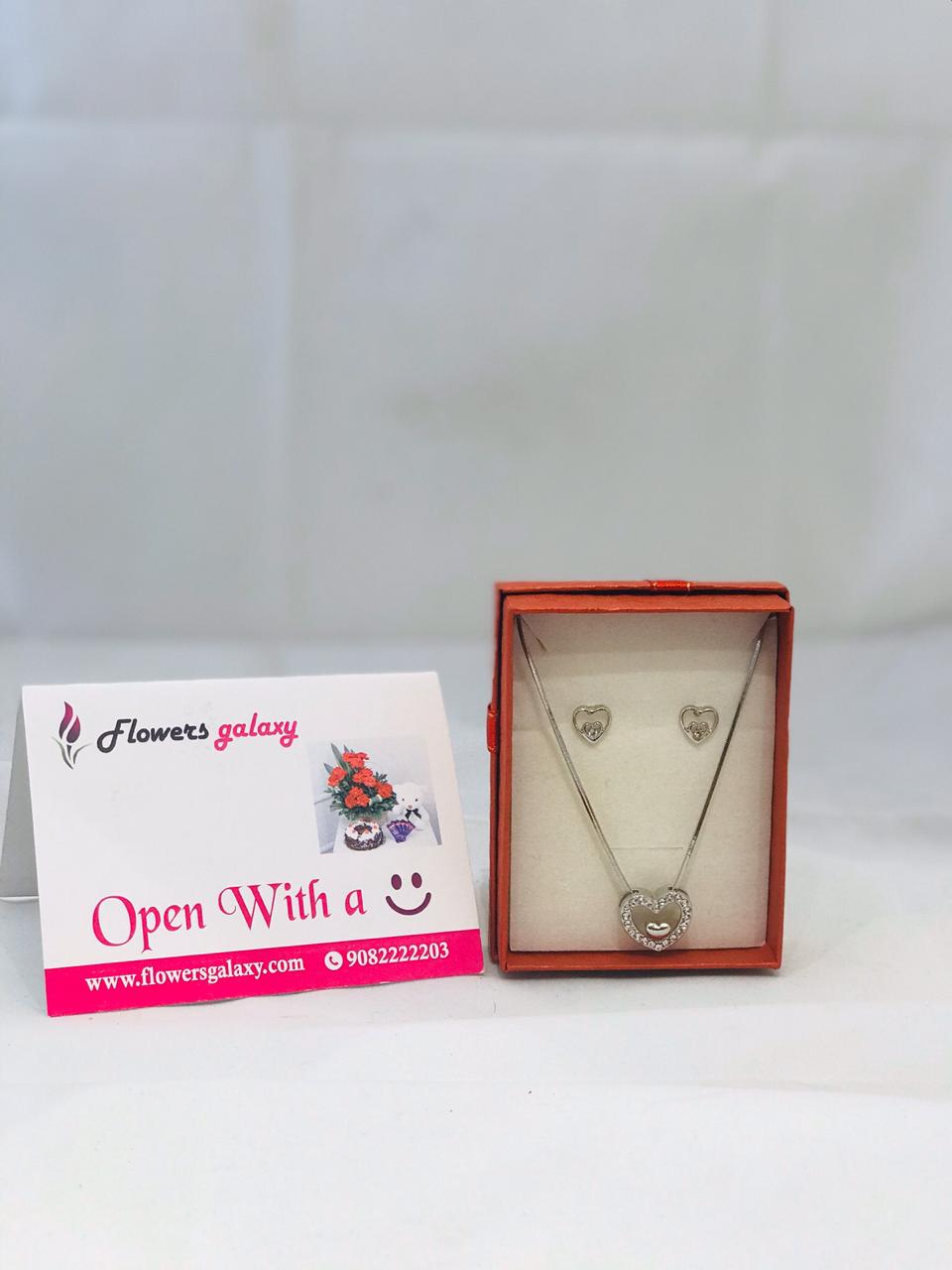 Heart Shape Necklace Set (2-3 Delivery Days)